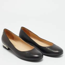 مملوكة مسبقًا حذاء باليرينا فلات شانيل شامواه أسود وجلد براءات اختراع مقاس 38.5