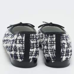 مملوكة مسبقًا Chanel CC Size 38.5 Tricolor Canvas and Tweed Bow Cap Toe Ballet Flats
