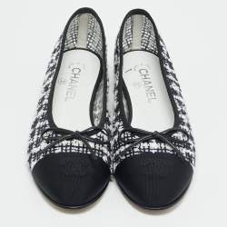 مملوكة مسبقًا Chanel CC Size 38.5 Tricolor Canvas and Tweed Bow Cap Toe Ballet Flats