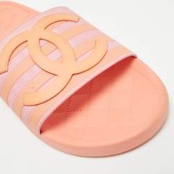 مملوكة مسبقًا صندل سلايد شانيل سي سي بالشعار جلد أسود مقاس 36.5