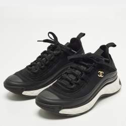 Pre Owned حذاء رياضي شانيل نايلون وجلد أسود/أبيض CC بعنق منخفض مقاس 39.5