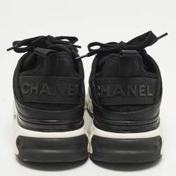 Pre Owned حذاء رياضي شانيل نايلون وجلد أسود/أبيض CC بعنق منخفض مقاس 39.5