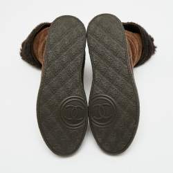 Pre Owned حذاء بوت منتصف ساق شانيل سويدي مبطن بني مقاس 40.5