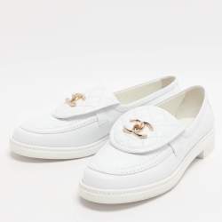 Pre Owned حذاء لوفرز شانيل جلد أبيض سي سي مقاس 39