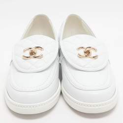 Pre Owned حذاء لوفرز شانيل جلد أبيض سي سي مقاس 39