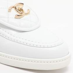 Pre Owned حذاء لوفرز شانيل جلد أبيض سي سي مقاس 39