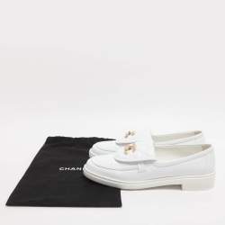 Pre Owned حذاء لوفرز شانيل جلد أبيض سي سي مقاس 39