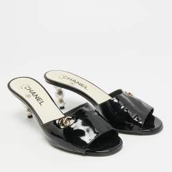 Pre Owned Chanel CC Size 39.5 Black Patent Leather Slide Sandals