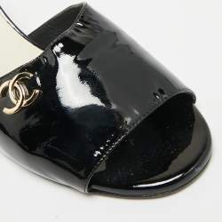 Pre Owned Chanel CC Size 39.5 Black Patent Leather Slide Sandals