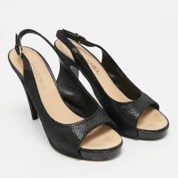 مملوكة مسبقًا حذاء كعب عالي شانيل CC جلد سويدي نسيج أسود مقدمة مفتوحة بحزام خلفي مقاس 40.5