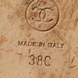 مملوكة مسبقًا صندل شانيل سيور كامليا زرقاء سويدي مقاس 39