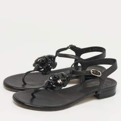 مملوكة مسبقًا صندل شانيل سيور كامليا زرقاء سويدي مقاس 39