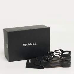 مملوكة مسبقًا صندل شانيل سيور كامليا زرقاء سويدي مقاس 39