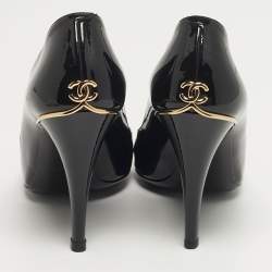 Pre Owned حذاء بكعب عالي شانيل سي سي جلد لامع أسود مفتوح من الأمام مقاس 39