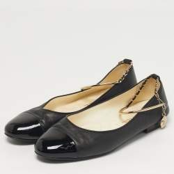 Pre Owned Chanel CC Size 38 Black Leather and Patent Leather Chain Cap Toe Ballet Flats