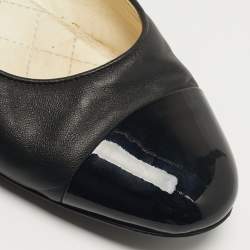 Pre Owned Chanel CC Size 38 Black Leather and Patent Leather Chain Cap Toe Ballet Flats