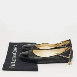Pre Owned Chanel CC Size 38 Black Leather and Patent Leather Chain Cap Toe Ballet Flats