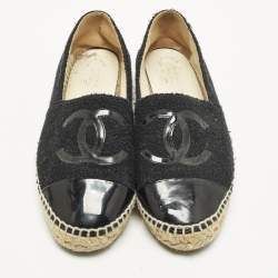 Pre Owned حذاء فلات شانيل سي سي جلد لامع وتويد غطاء مقدمة أسود مقاس 38
