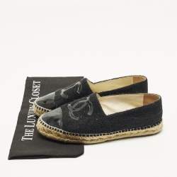 Pre Owned حذاء فلات شانيل سي سي جلد لامع وتويد غطاء مقدمة أسود مقاس 38