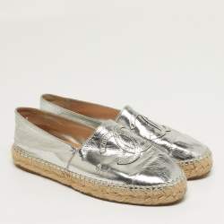 Pre Owned حذاء إسبادريل فلات شانيل قماش وشبكة فضي ميتاليك مقدمة سي سي مقاس 39