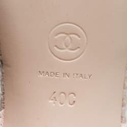 Pre Owned حذاء كعب عالي شانيل سبيكة قماش/جلد أسود/كريمي بحزام خلفي شعار CC مقاس 37.5