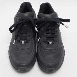 Pre Owned Chanel CC Size 38 Navy Blue/White Leather Low Top Sneakers