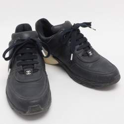 Pre Owned Chanel CC Size 38 Navy Blue/White Leather Low Top Sneakers