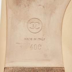 مملوكة مسبقًا حذاء باليرينا فلات شانيل شمواه بورغندي وجلد لامع كامليا سي سي مقاس 35