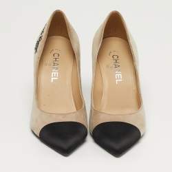 Pre Owned Chanel CC Size 38 Black/Beige Satin and Suede Pumps
