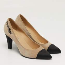 Pre Owned Chanel CC Size 38 Black/Beige Satin and Suede Pumps
