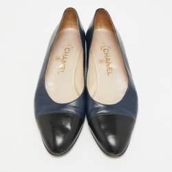 مملوكة مسبقًا Chanel CC Cap Toe  Size 37.5 Navy Blue Leather Block Heel Pumps