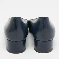 مملوكة مسبقًا Chanel CC Cap Toe  Size 37.5 Navy Blue Leather Block Heel Pumps