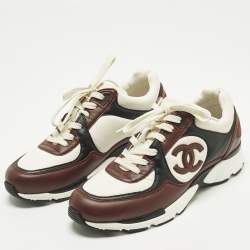 مملوكة مسبقًا حذاء رياضي شانيل منخفظ من أعلى CC جلد شامواه ونايلون متعدد الألوان مقاس 38.5