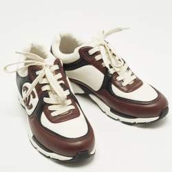 مملوكة مسبقًا حذاء رياضي شانيل منخفظ من أعلى CC جلد شامواه ونايلون متعدد الألوان مقاس 38.5