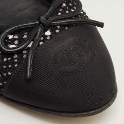 Pre Owned Chanel CC Size 38.5 Black Fabric and Tweed Bow Cap Toe Ballet Flats