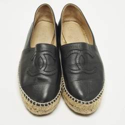 Pre Owned حذاء فلات شانيل سي سي جلد لامع وتويد غطاء مقدمة أسود مقاس 38