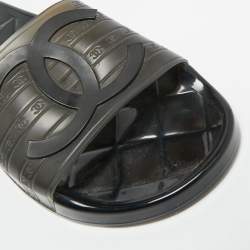 Pre Owned صندل سلايد شانيال سي سي جلد بيج فاتح مقاس 39