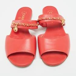 Pre Owned Chanel Size 39 Red Leather Chain Detail Flat Slide
