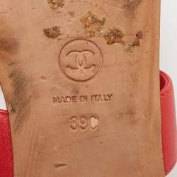 Pre Owned Chanel Size 39 Red Leather Chain Detail Flat Slide