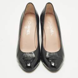 Pre Owned حذاء كعب عالي شانيل غطاء مقدمة سي سي جلد سويدي وبرّاق بني/أسود مقاس 40