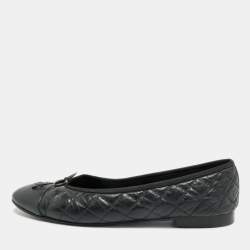 مملوكة مسبقًا Chanel CC Size 42 Black Quilted Leather Bow Cap Toe Ballet Flats