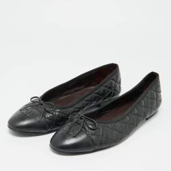 مملوكة مسبقًا Chanel CC Size 42 Black Quilted Leather Bow Cap Toe Ballet Flats