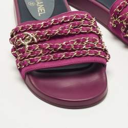 مملوكة مسبقًا Chanel CC Size 38 Dark Pink Fabric Chain Link Flat Slide Sandals