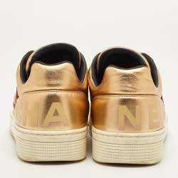 مملوكة مسبقًا Chanel CC Size 38 Gold/Burgundy Leather Low Top Sneakers