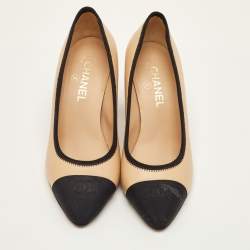 مملوكة مسبقًا Chanel CC Size 40 Beige/Black Leather and Fabric Cap Toe Block Heel Pumps