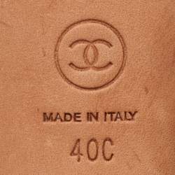 مملوكة مسبقًا Chanel CC Size 40 Beige/Black Leather and Fabric Cap Toe Block Heel Pumps