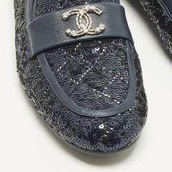Pre Owned Chanel Size 38.5 Navy Blue Leather and Sequins CC Logo Slip On Loafers