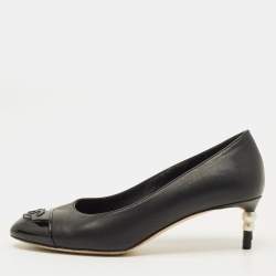 Pre Owned حذاء كعب عالي شانيل جلد أسود ولميع لؤلؤ صناعي مقاس 36