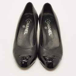 Pre Owned حذاء كعب عالي شانيل جلد أسود ولميع لؤلؤ صناعي مقاس 36