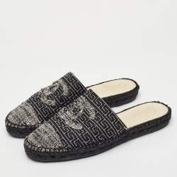 مملوكة مسبقًا Chanel CC Size 39 Black/White Tweed Espadrille Flat Mules